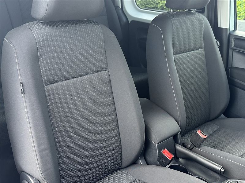 Volkswagen Caddy 2,0 TDI 122PS  Trendline 4x4 - fotka 18 z 47