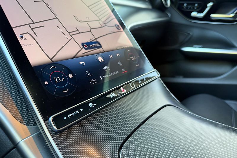 Mercedes-Benz Třídy C (2023) C 220d 4Matic Allterrain - fotka 43 z 125