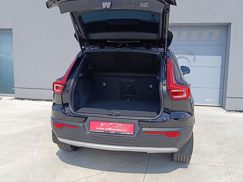 Volvo XC40 2.0 B4 AWD 145kW - fotka 9 z 33
