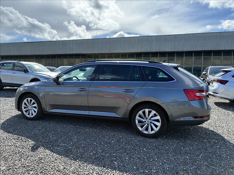 Škoda Superb 2,0 TAŽNÉ,WEBASTO,EL.KUFR - fotka 3 z 35