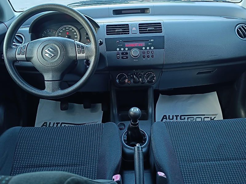 Suzuki Swift 1.3/68kw - fotka 10 z 21