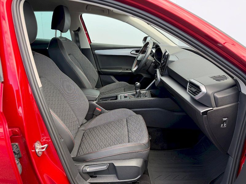 Seat Leon (2024) 1.5 TSI 110kW FR - fotka 30 z 35
