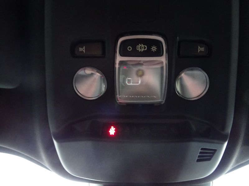 Peugeot 2008 (2023) ALLURE PACK 1.5 BHDi 130k EAT8 - fotka 40 z 41