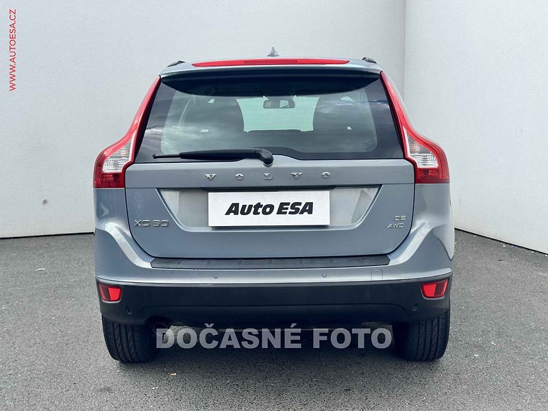 Volvo XC60 (2009) 2.4D AWD, AT, park.čidla - fotka 5 z 15