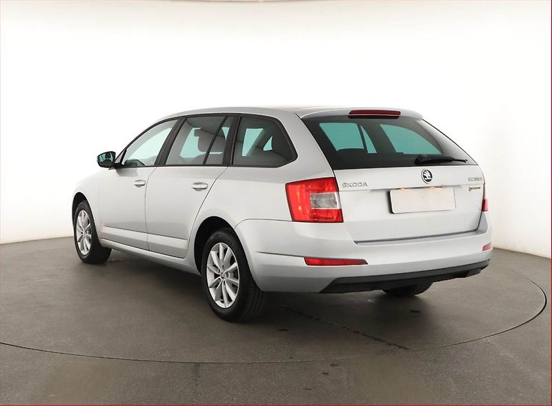 Škoda Octavia (2014) Ambition 1.6 TDI, Serv.kniha - fotka 4 z 13