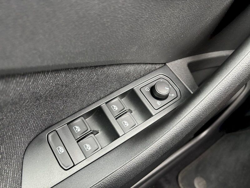 Škoda Scala (2025) 1.0 TSI 85kW Selection - fotka 10 z 35