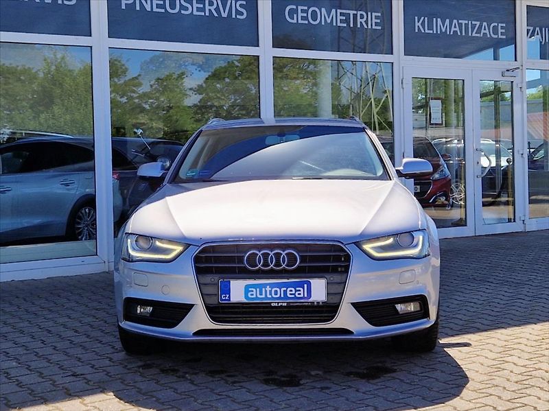 Audi A4 Avant 2,0 d ALUKOLA AUTOKLIMA - fotka 8 z 28