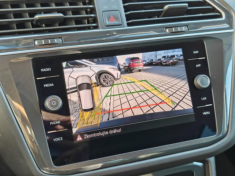 Volkswagen Tiguan Elegance 7DSG 1,5TSI - fotka 15 z 23