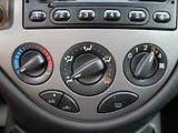 Ford Focus (2004) 1.8 TDCi, AC, tažné - náhled 12