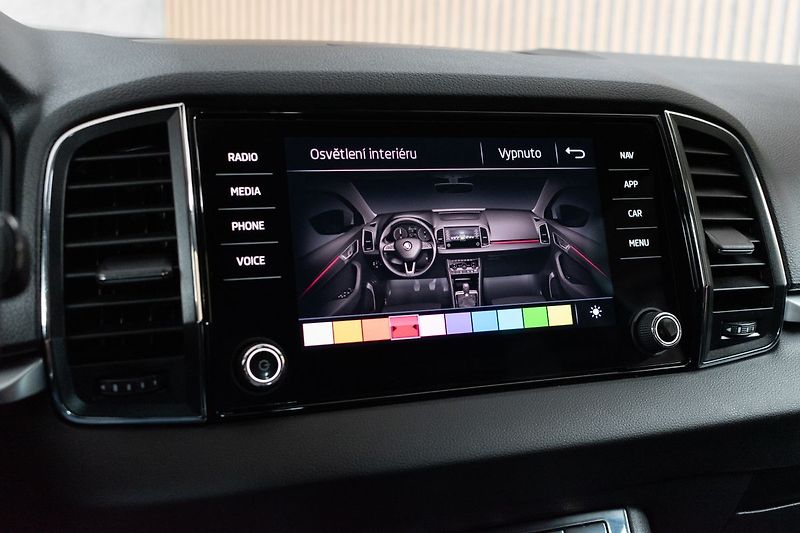 Škoda Karoq 1.6 TDI 85kW KAMERA*KESSY*ACC* - fotka 32 z 42
