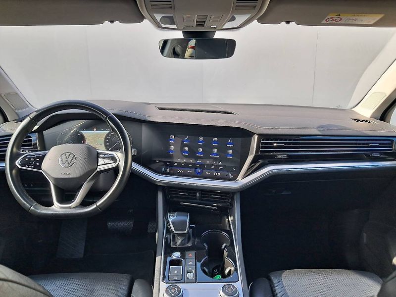 Volkswagen Touareg (2021) ELEGANCE V6 3.0 TDI / 210 kW 4 - fotka 7 z 35