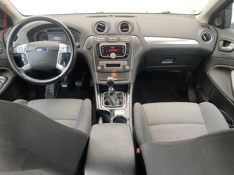 Ford Mondeo (2010) 2.2TDCi, ČR, Bixen, park - fotka 8 z 18