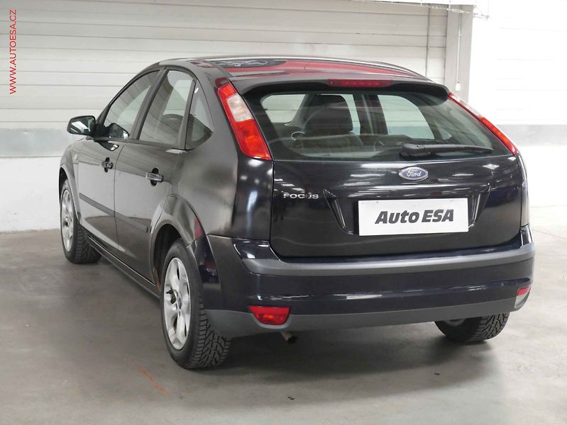 Ford Focus (2007) 2.0 i, AC, výhřev sed - fotka 4 z 15