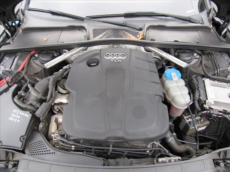 Audi A4 2,0 TDI 110kW Sedan - fotka 30 z 34
