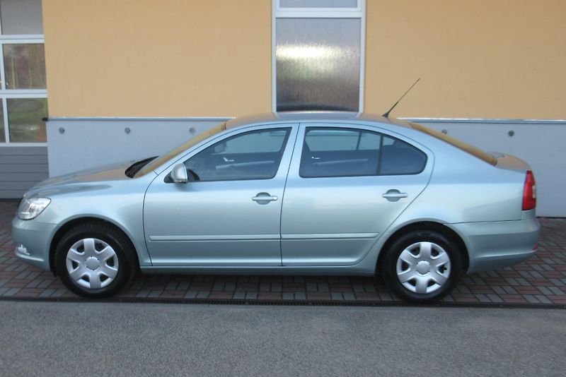 Škoda Octavia 1.4 16V KLIMA - fotka 6 z 15