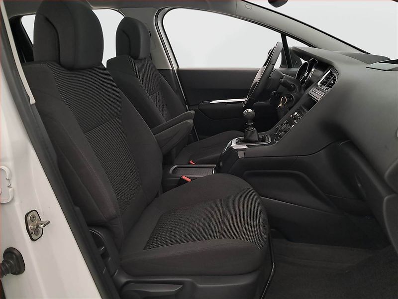 Peugeot 5008 (2014) 1.6 HDi, 7 míst, Navi - fotka 9 z 21