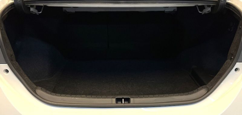 Toyota Corolla 1.6  ACTIVE TREND+ - fotka 11 z 16