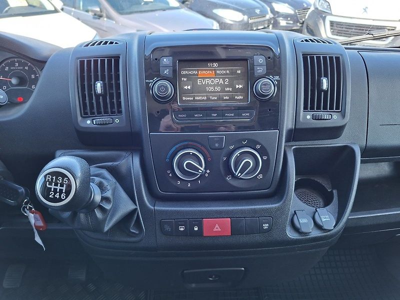 Peugeot Boxer FG 3300 L3H2 2,2 BHDi 140k M6 - fotka 17 z 19