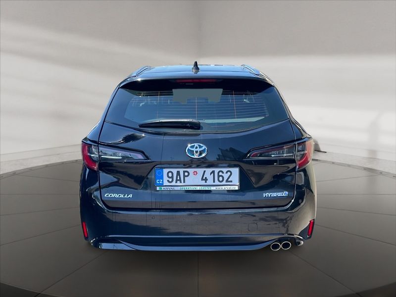 Toyota Corolla 2,0 Hybrid T.S.T.AT - fotka 5 z 11