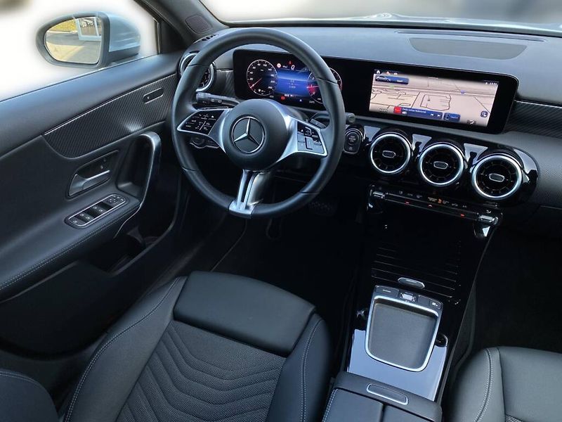 Mercedes-Benz Třídy A (2025) 200 - fotka 13 z 26