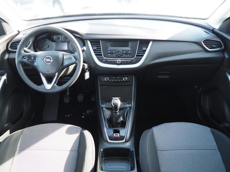 Opel Grandland X (2019) 1.5 CDTi - fotka 8 z 25