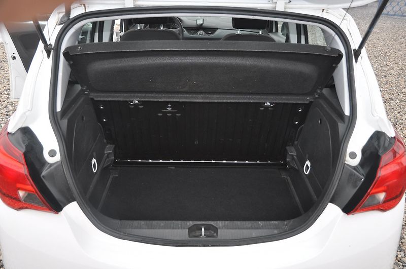 Opel Corsa 1.2i 51kW - fotka 8 z 12