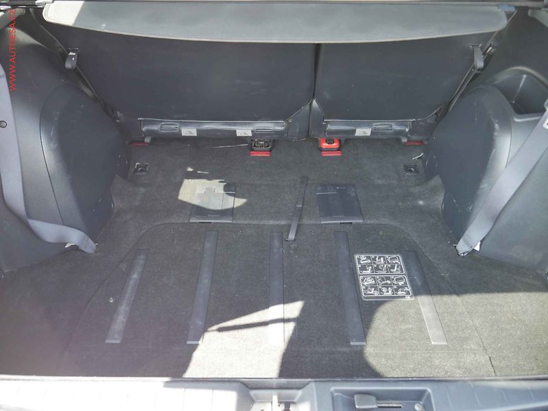 Citroën C-Crosser (2009) 2.2HDi 4x4, 7míst, ČR, Xenon - fotka 7 z 21