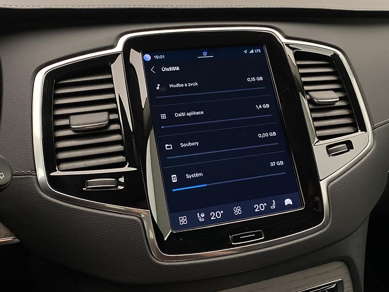 Volvo XC90 T8 AWD RECHARGE PLUS DARK CZ - fotka 65 z 73
