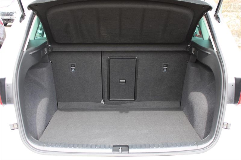 Seat Ateca 2,0 TDI  ČR,1.MAJ,A/T,4x4,FR - fotka 33 z 40