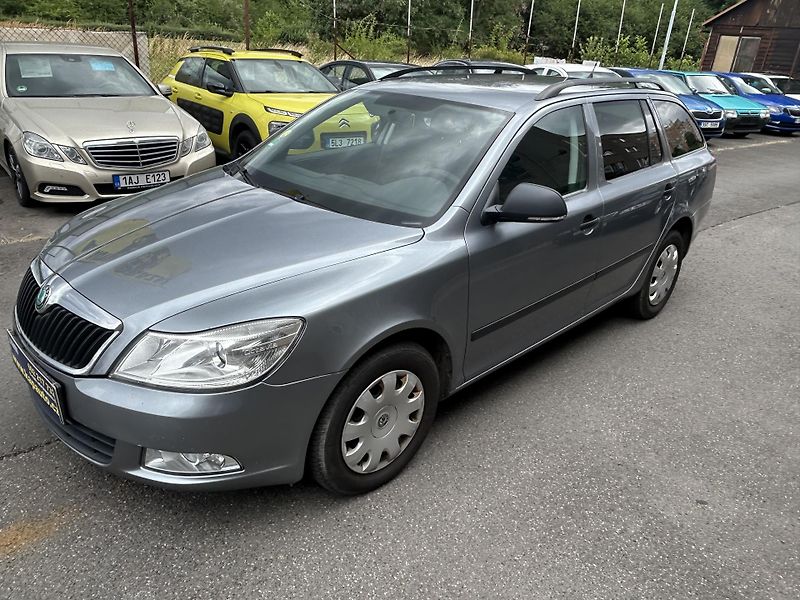Škoda Octavia 2.0 TDI Champion Ambition Comb - fotka 24 z 30