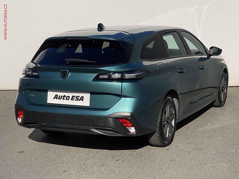 Peugeot 308 (2022) 1.2 i, 1.maj,ČR, Active - fotka 4 z 17