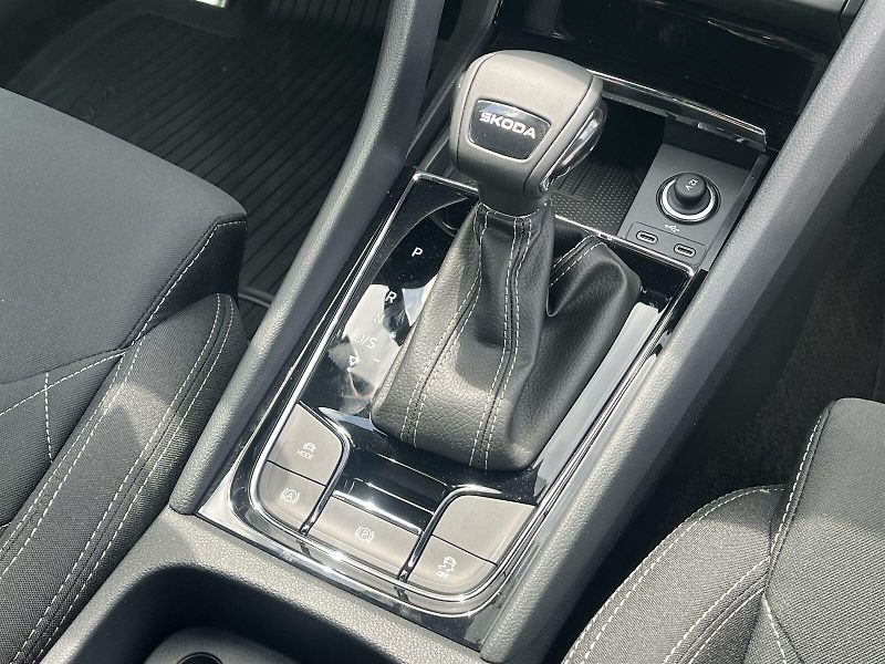 Škoda Karoq (2026) 1,5 TSI 110 KW DSG Sportline - fotka 18 z 28