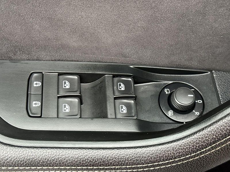 Škoda Superb (2020) Combi 2.0 TDI DSG Sportline - fotka 11 z 36