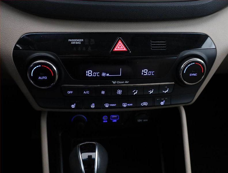 Hyundai Tucson (2017) 2.0 CRDi, 4X4, Automat - fotka 13 z 21