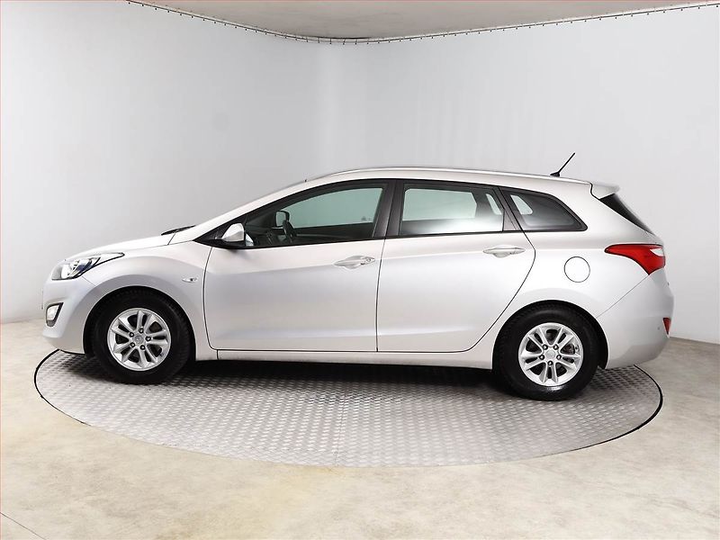 Hyundai i30 (2016) 1.6 GDI, Serv.kniha, Tempomat - fotka 3 z 14