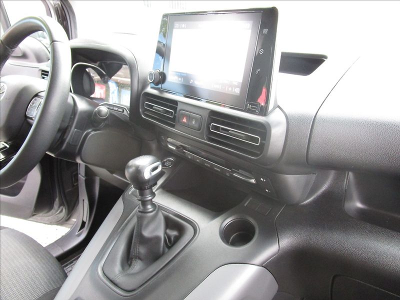 Toyota ProAce City Verso 1.5D-4D, 1. majitel - fotka 31 z 65