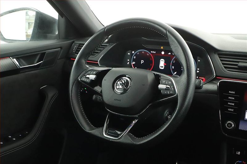 Škoda Superb (2022) Sportline 2.0 TDI - fotka 16 z 19