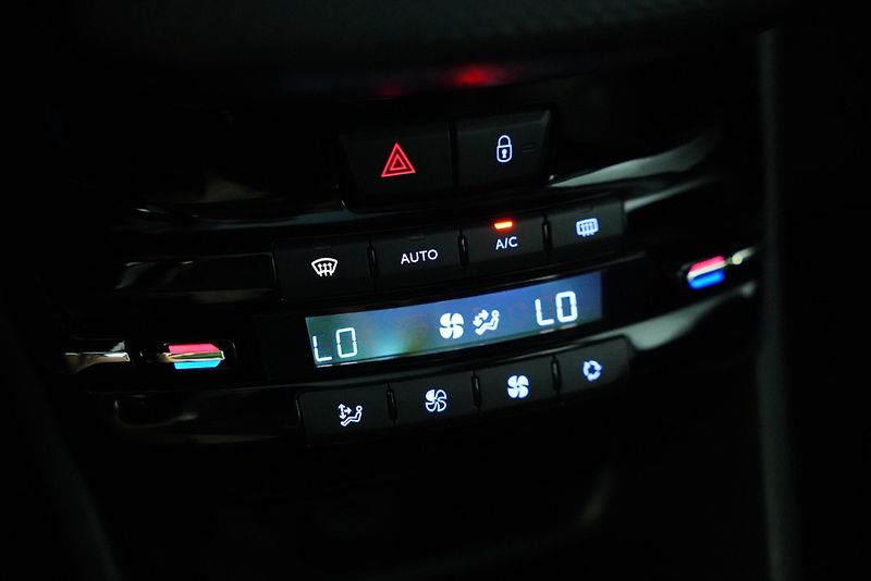 Peugeot 2008 - fotka 23 z 27