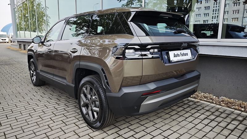 Jeep Compass (2026) Altitude hybrid 145PS automat  - fotka 11 z 39