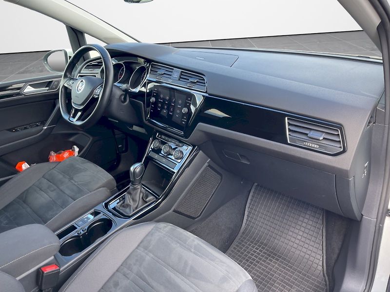 Volkswagen Touran (2022) 1.5 TSI 110 kW DSG Highline 7- - fotka 21 z 34