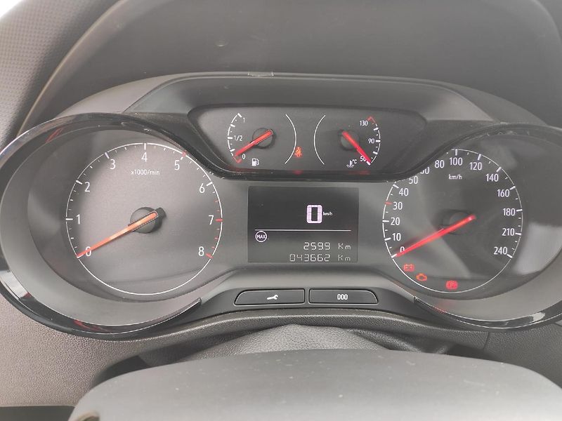 Opel Crossland (2022) 1.2 110k MAN 6 TZ 1. majitel - fotka 13 z 28