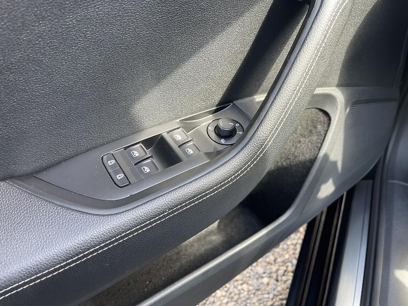 Škoda Superb 2.0 TSi Dsg 4x4 STYLE-DPH-ČR ! - fotka 35 z 54