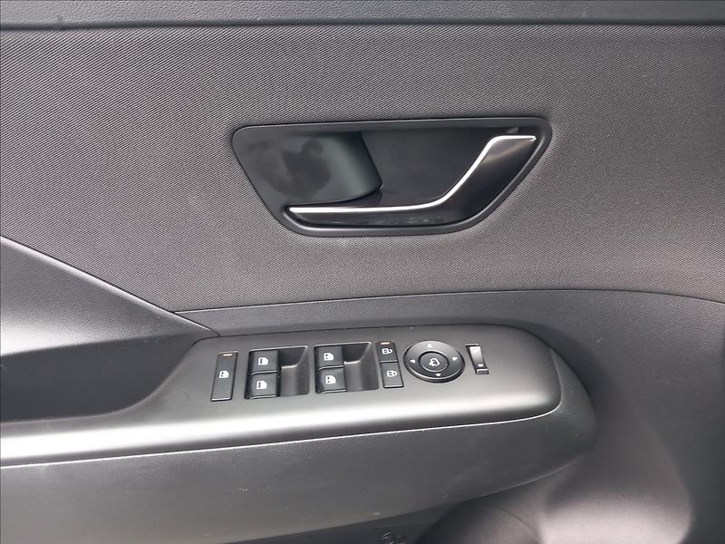 Hyundai Kona 1,6 N-LINE DCT - fotka 16 z 21
