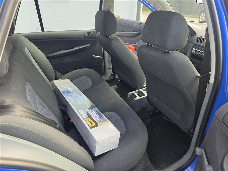 Škoda Fabia 1,2 HTp Clasic SERVISOVÁNO - fotka 24 z 37