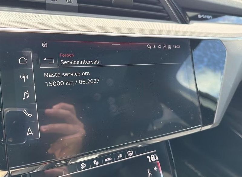 Audi Q8 e-tron 55 Q S-Line 360k Pano Tažné - fotka 14 z 16