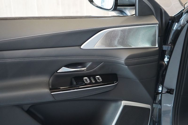 Xpeng G9 (2026) AWD Performance - 575 HP !!! - fotka 15 z 53