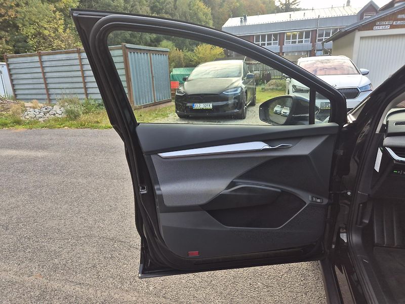 Škoda Enyaq 150kw, iV80 19ALU TZ SOH 96% - fotka 32 z 44