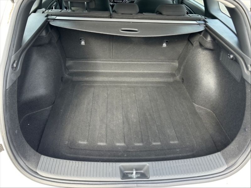 Hyundai i30 1,5 i Family Comfort - fotka 6 z 11