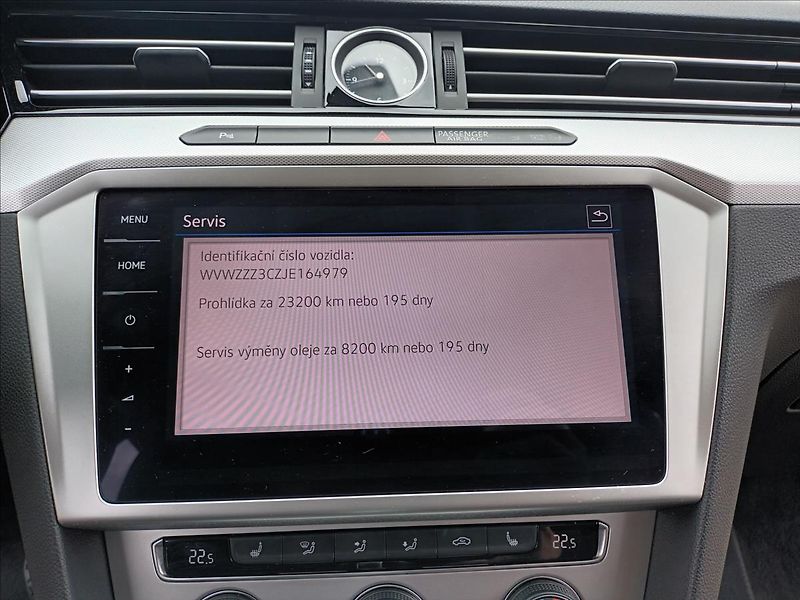 Volkswagen Passat 2,0 TDI,110kw,LED,SERVIS,TAŽNÉ - fotka 36 z 49