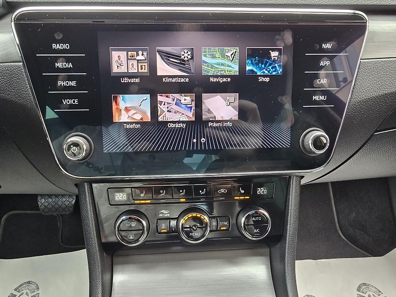 Škoda Superb 2,0TSI 200kW 4x4 DSG WEBASTO - fotka 34 z 41